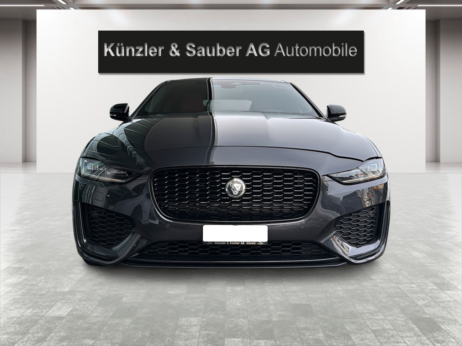 JAGUAR XE 2.0 Sport P300 AWD Automat