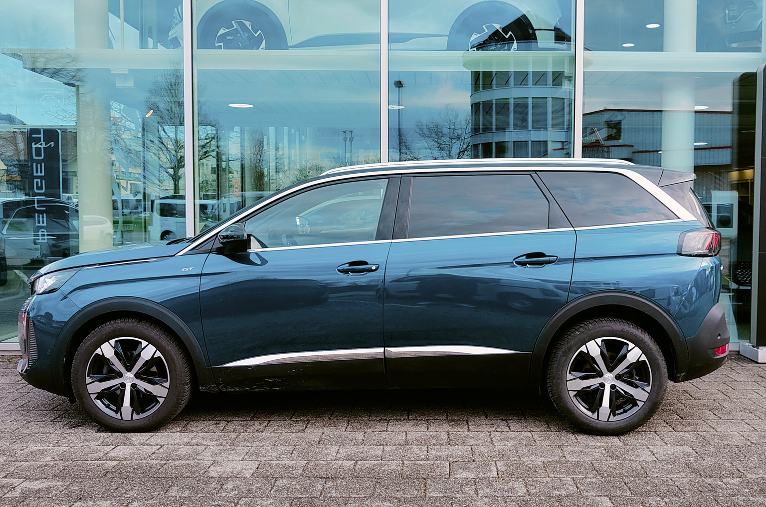 PEUGEOT 5008 1.6 Pure Tech GT Pack EAT8