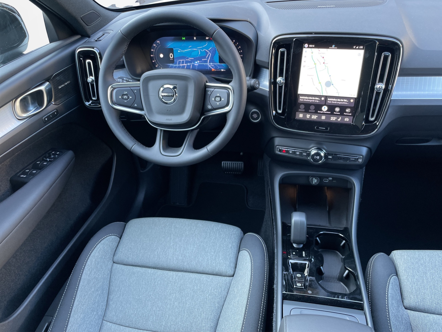 VOLVO XC40 2.0 B4 MH Plus Dark