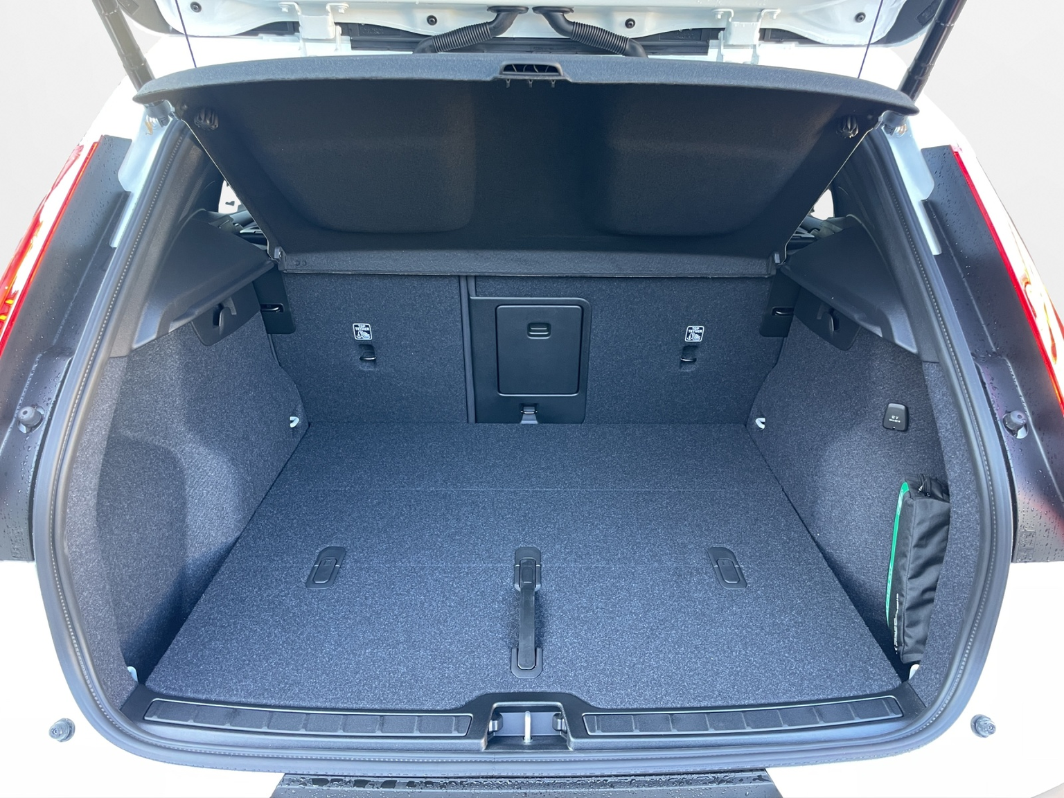 VOLVO XC40 2.0 B4 MH Plus Dark