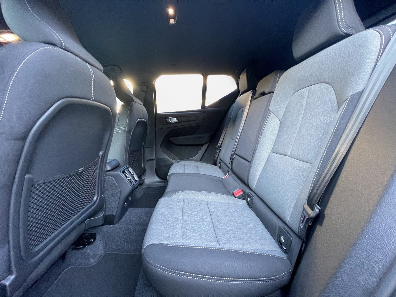 VOLVO XC40 2.0 B4 MH Plus Dark