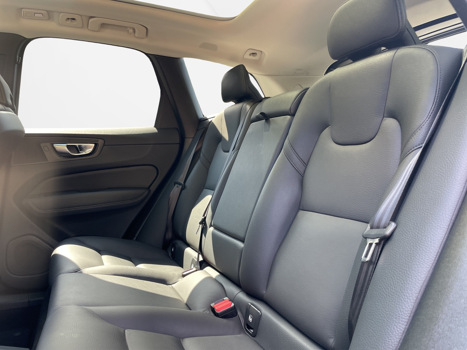 VOLVO XC60 2.0 T6 TE Plus Dark eAWD