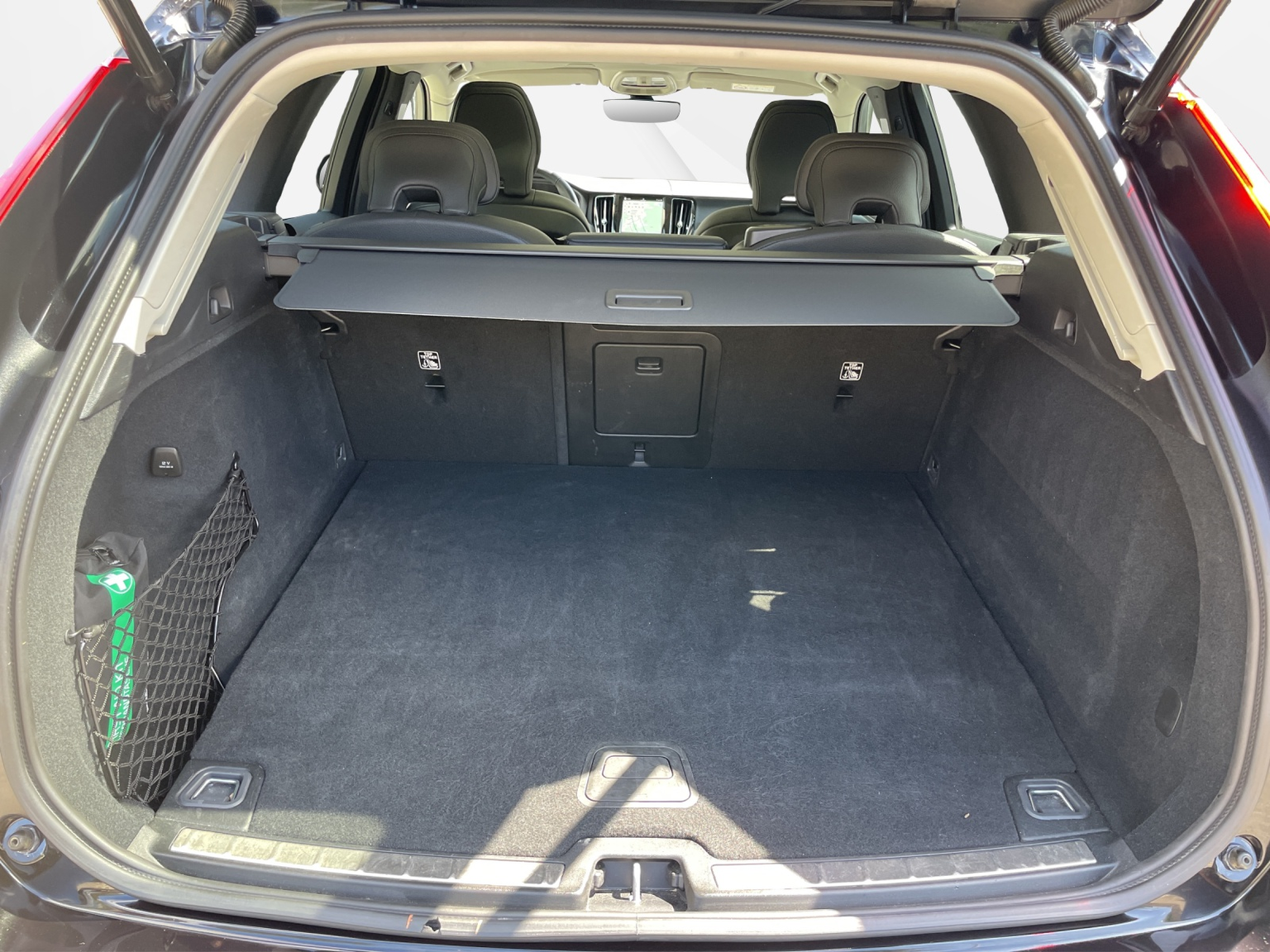 VOLVO XC60 2.0 T6 TE Plus Dark eAWD