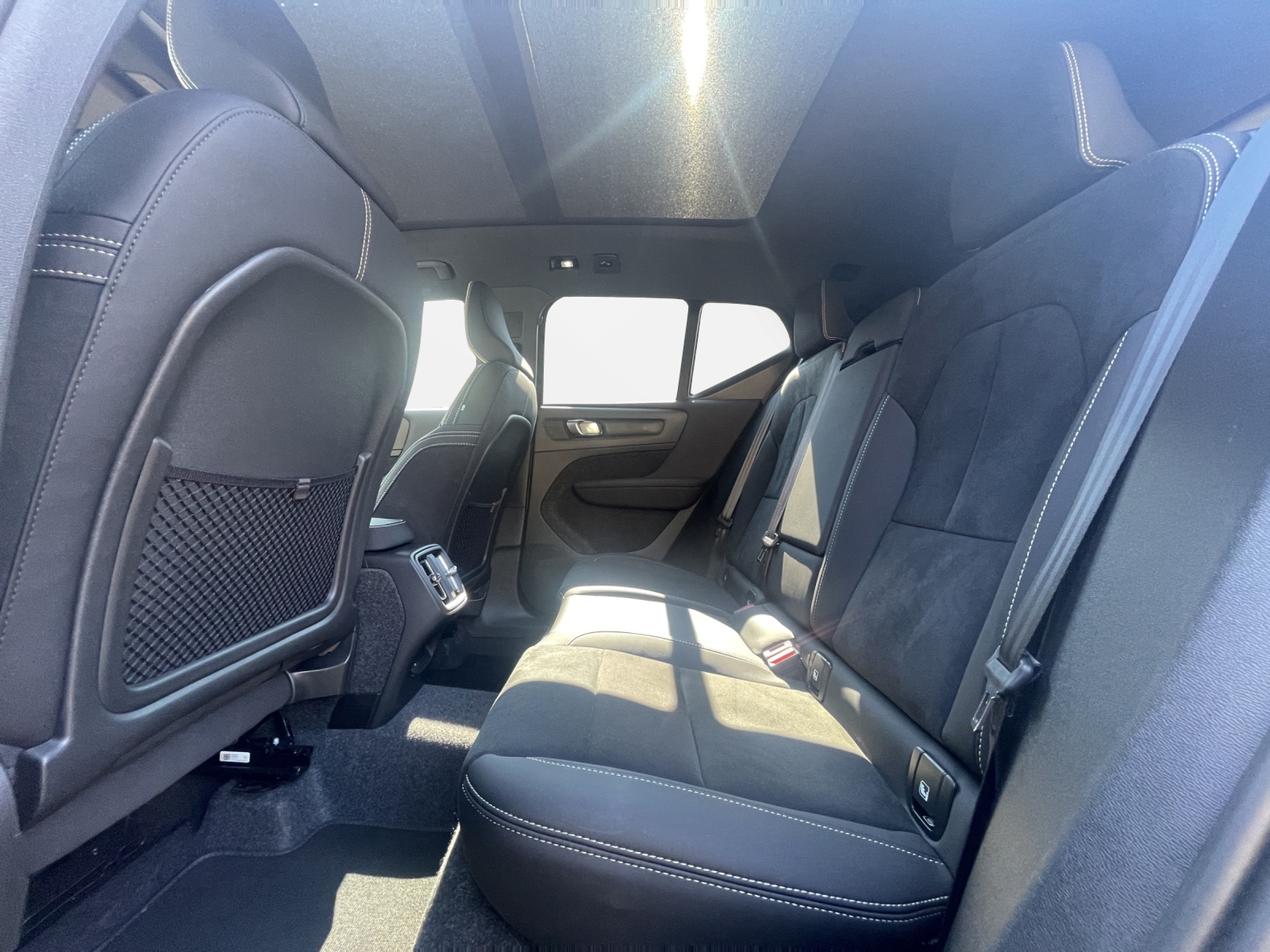 VOLVO XC40 2.0 B4 MH Ultra Dark