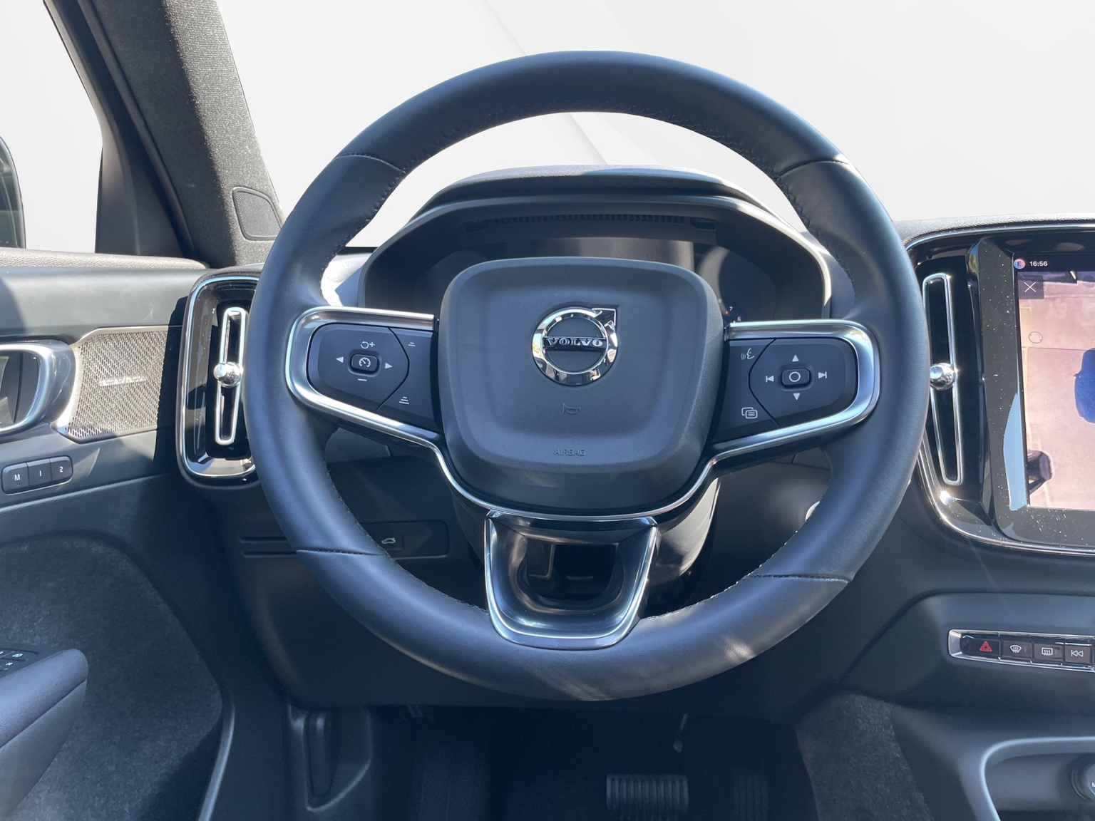VOLVO XC40 2.0 B4 MH Ultra Dark