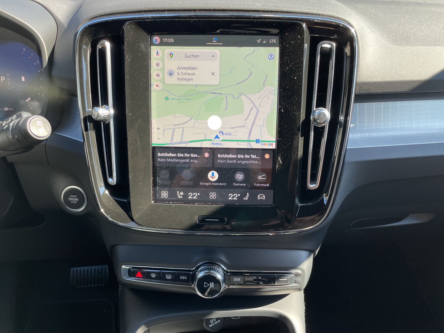 VOLVO XC40 2.0 B3 MH Plus Dark