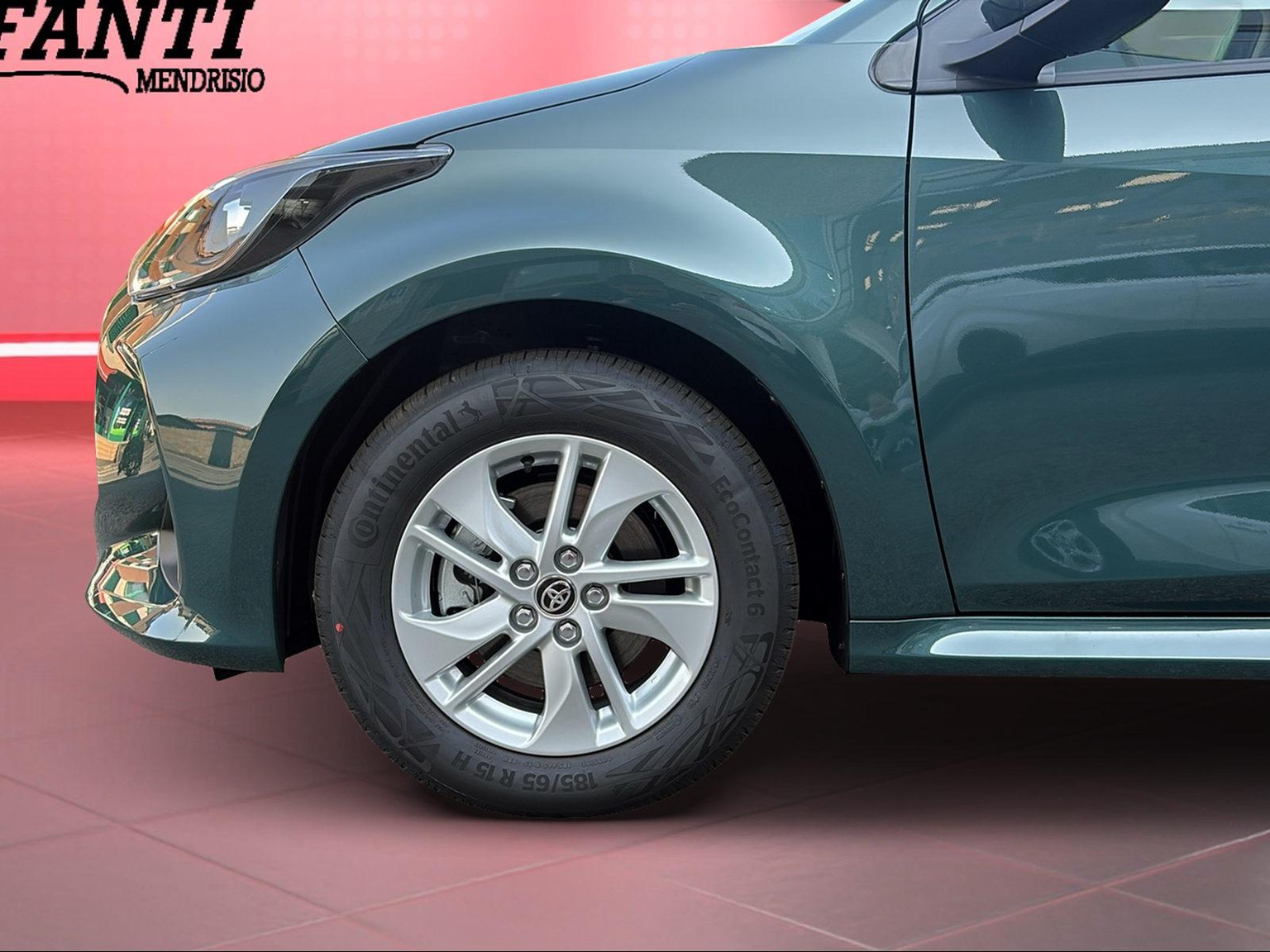 TOYOTA Yaris 1.5 VVT-i HSD Comfort