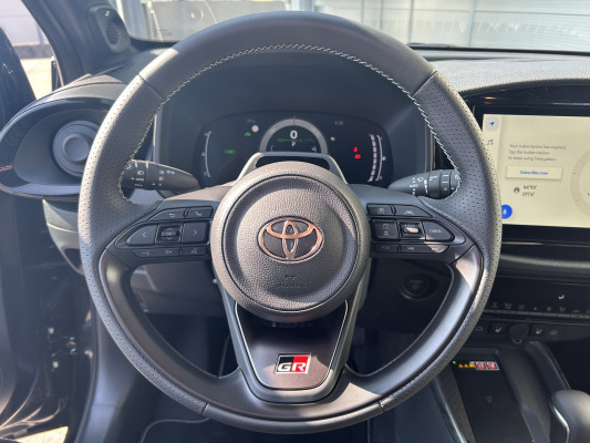 TOYOTA Aygo X 1.5 Sty. e-CVT Tr.