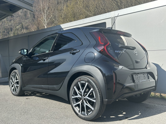 TOYOTA Aygo X 1.5 Sty. e-CVT Tr.