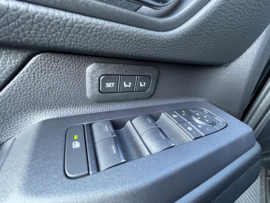 TOYOTA LandCruiser 2.8 48V Inv.