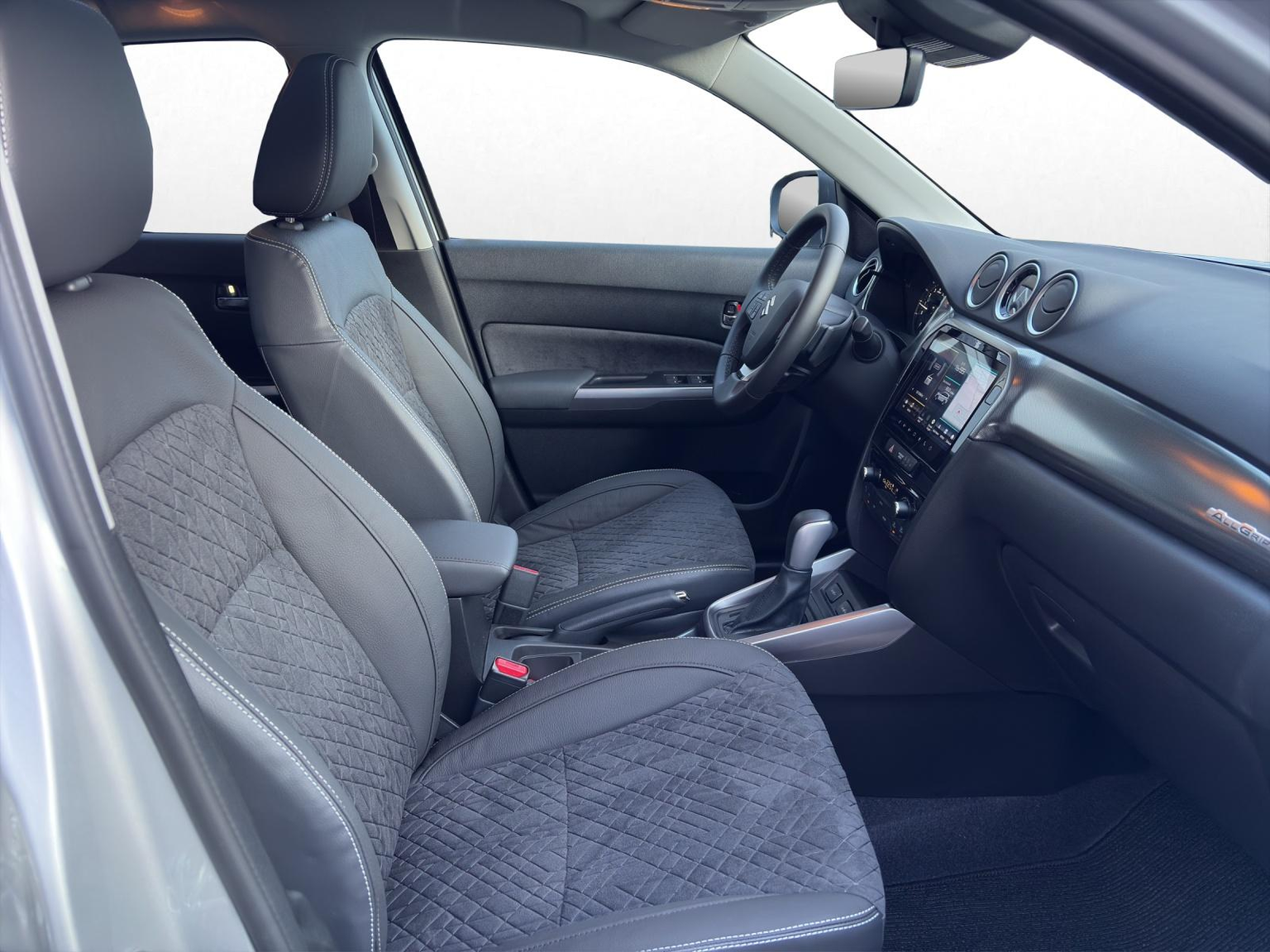 SUZUKI Vitara 1.4 T Sakura Top Hybrid 4x4