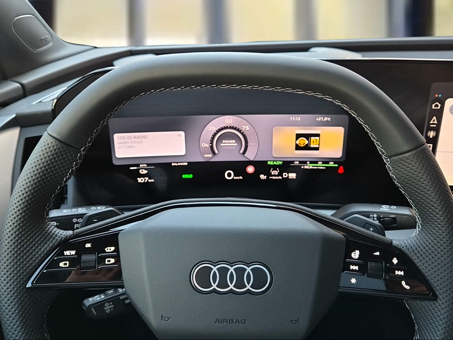 AUDI Q4 Sportback e-tron quattro performance Edition Swiss Ski Gletscherweiss Metallic