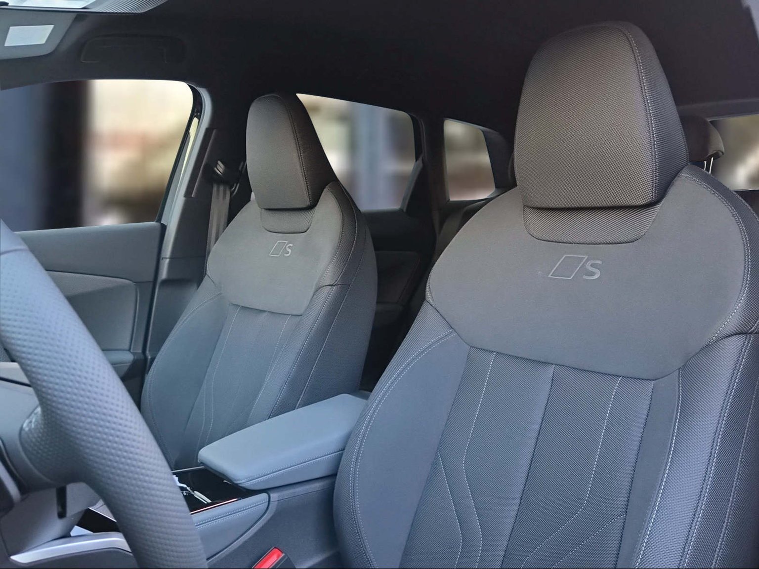 AUDI Q3 SUV 110 kW TFSI S tronic Mythosschwarz Metallic