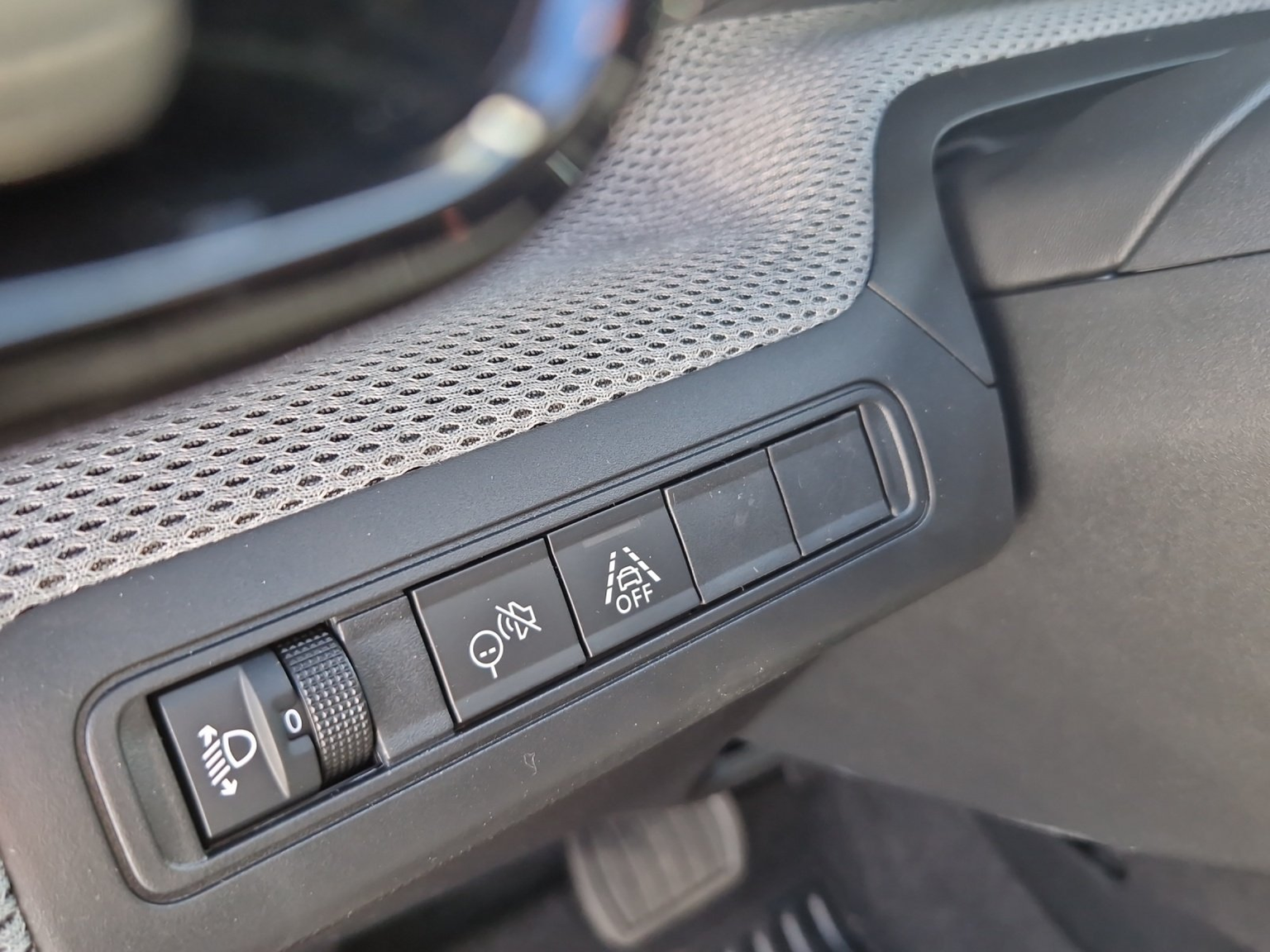 CITROEN C3 1.2 Hybrid Plus Automat 110 PS