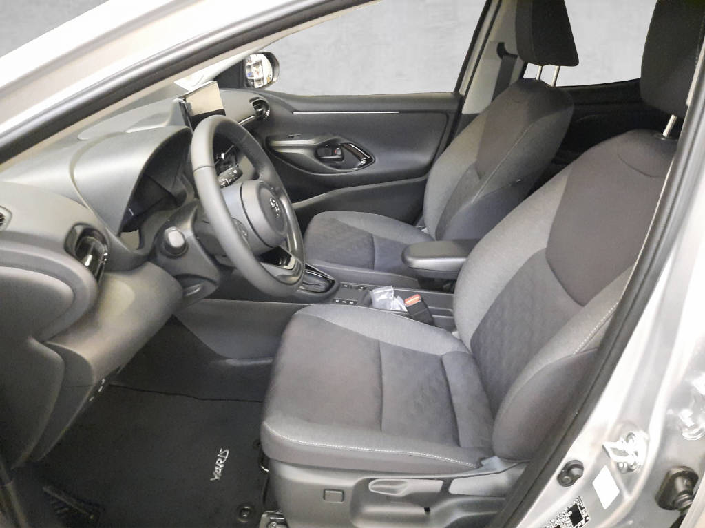 TOYOTA Yaris 1.5 VVT-i HSD Trend