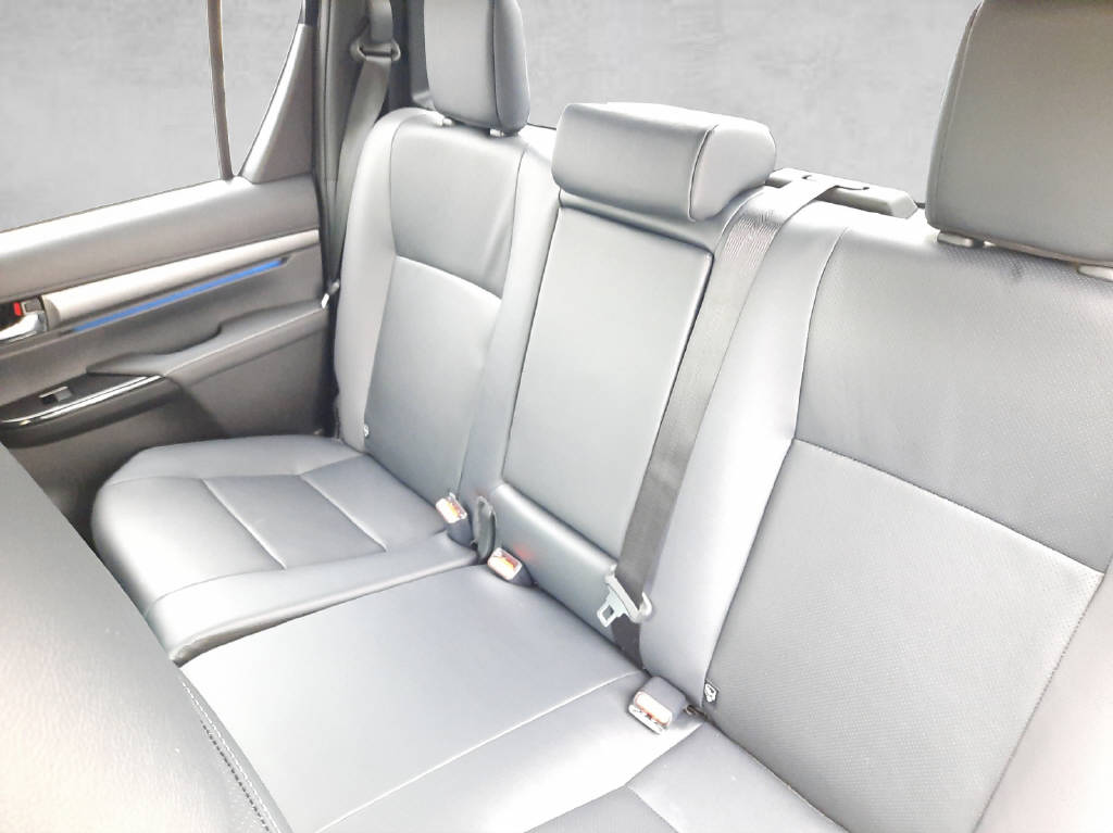 TOYOTA Hilux Double Cab.-Pick-up 2.8 D-4D 204 Invincible MHEV