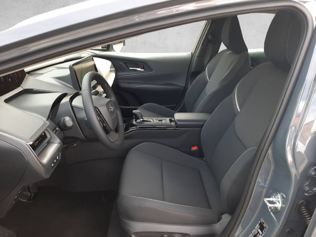 TOYOTA Prius 2.0 Plug-In-Hybrid Style
