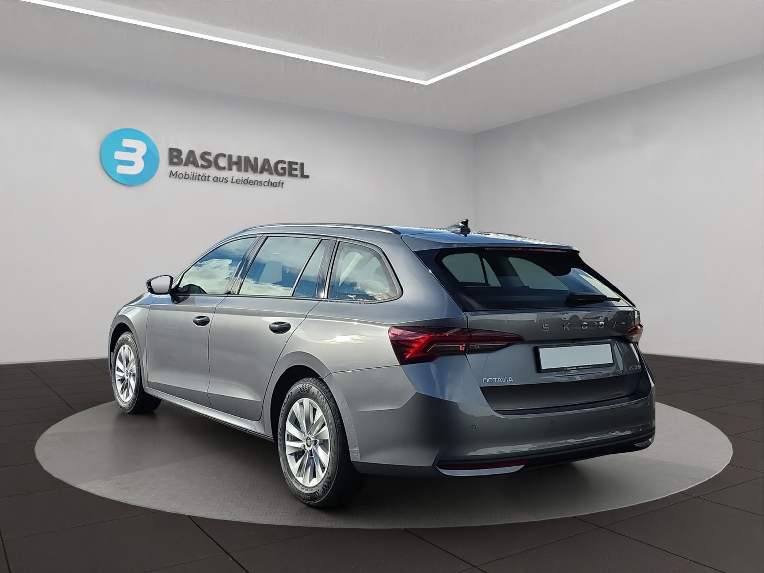 SKODA Octavia Combi 1.5 TSI mHEV DSG Dynamic