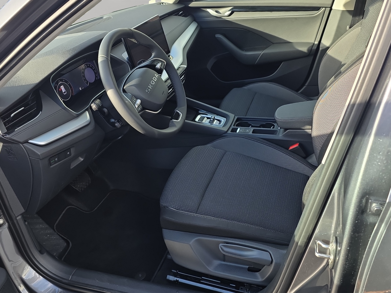 SKODA Octavia Combi 1.5 TSI mHEV DSG Dynamic