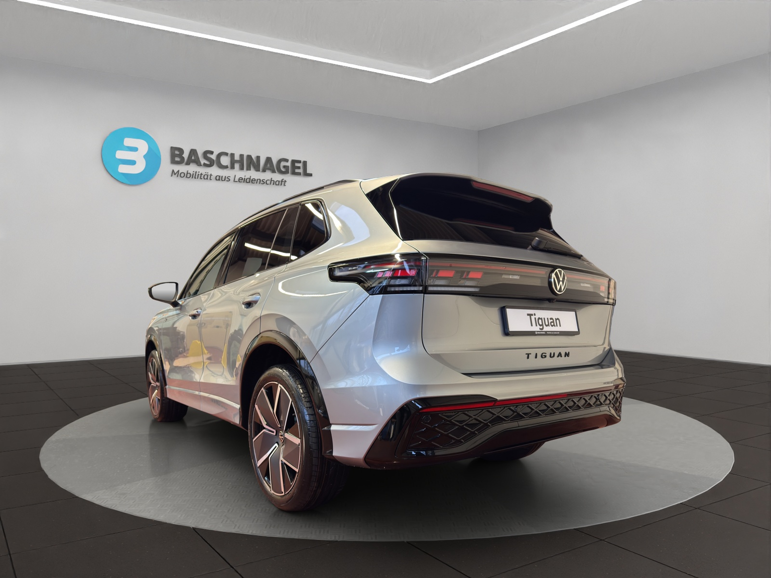 VW Tiguan 2.0 TSI DSG R-Line 4Motion