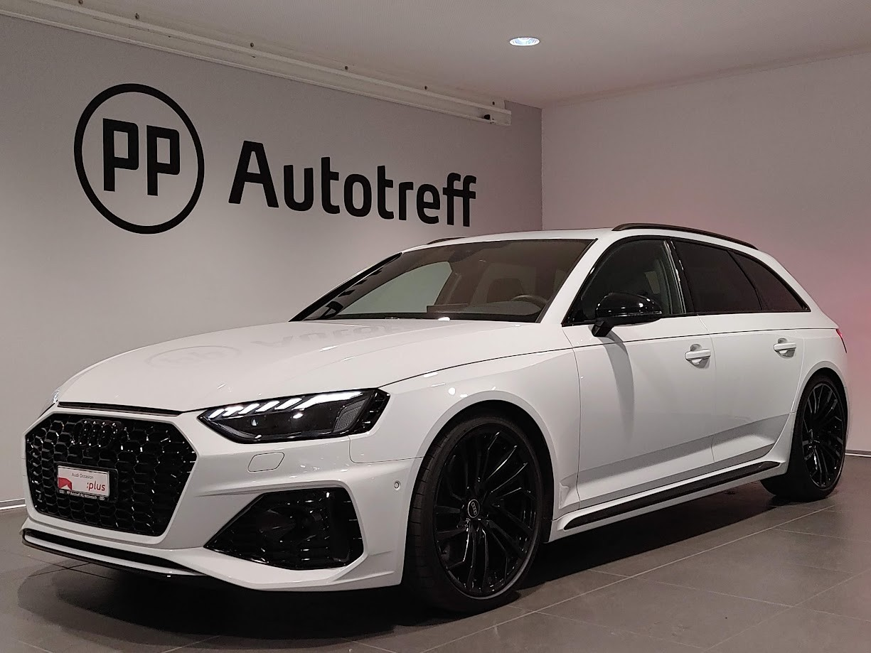 AUDI RS4 Avant quattro tiptronic