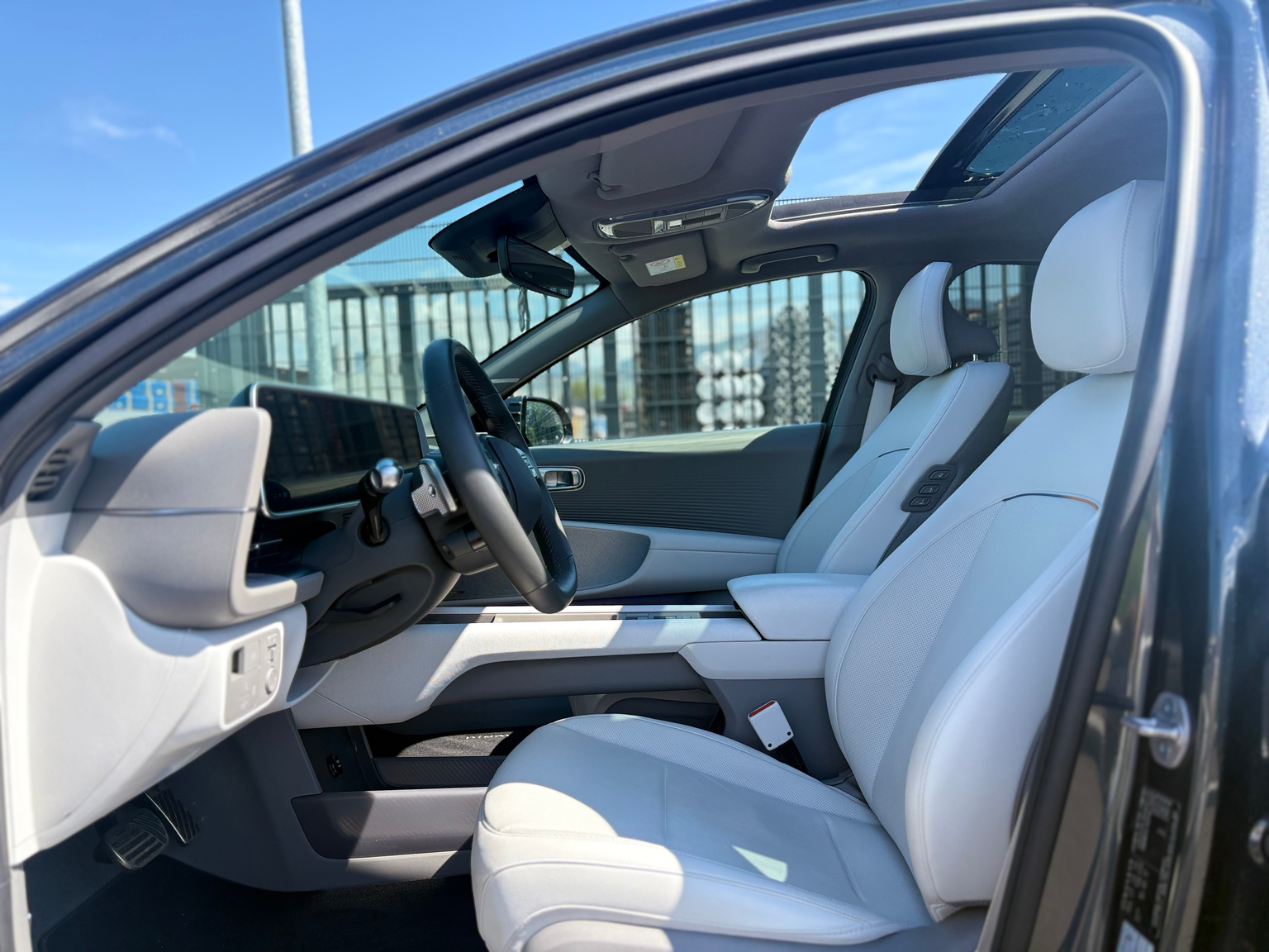 HYUNDAI Ioniq 6 77kWh Launch Edition 2WD