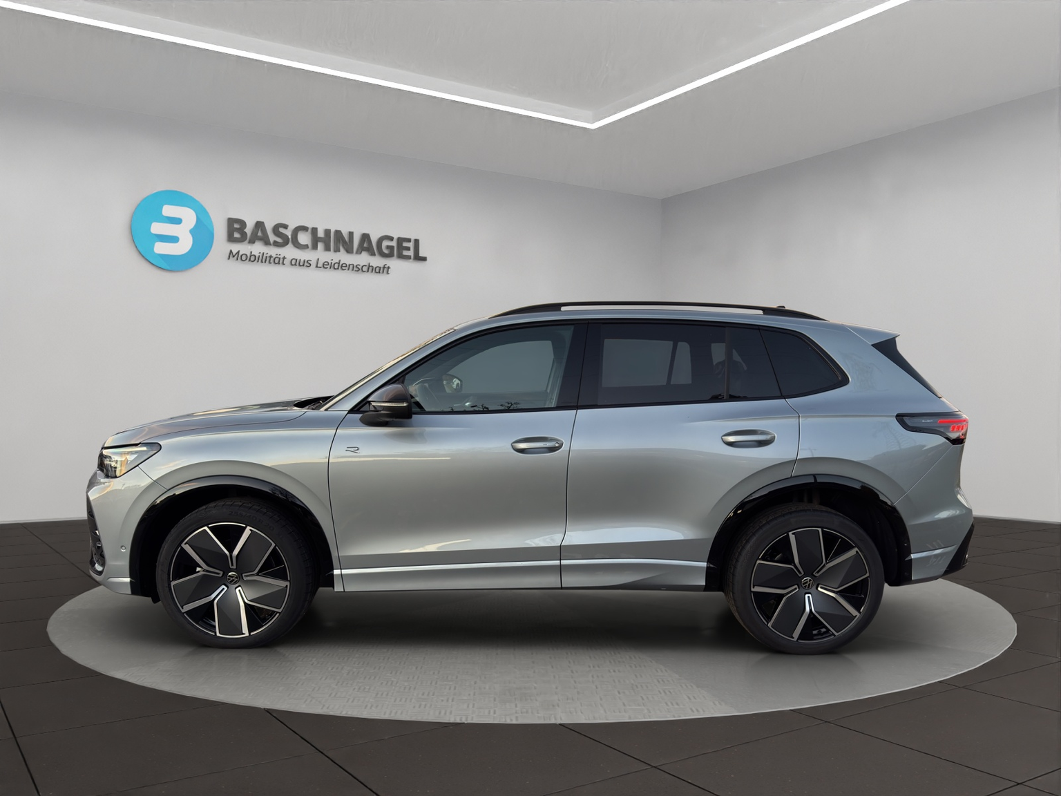 VW Tiguan 2.0 TSI DSG R-Line 4Motion