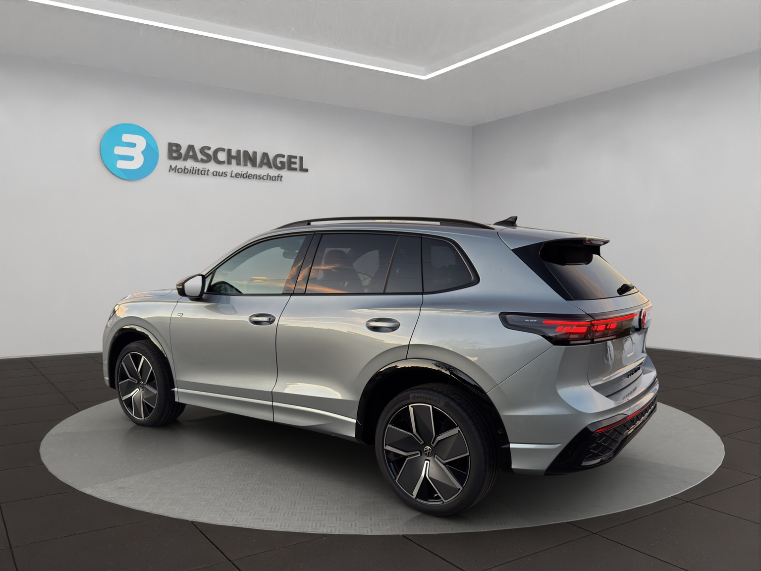 VW Tiguan 2.0 TSI DSG R-Line 4Motion