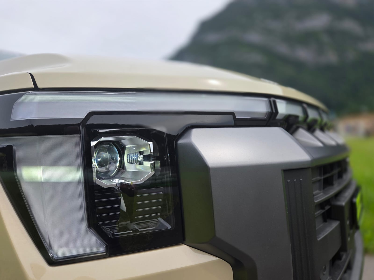 KGM-SsangYong Musso 2.2 e-XDI Titanium new Wildtrack MJ27