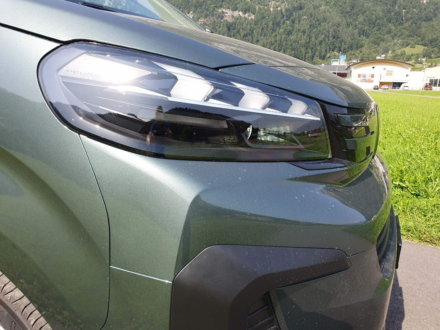 PEUGEOT e-Traveller Standard 75 kWh Business