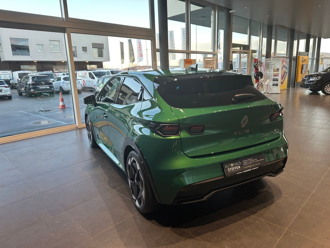 RENAULT Clio 1.8 E-Tech Techno