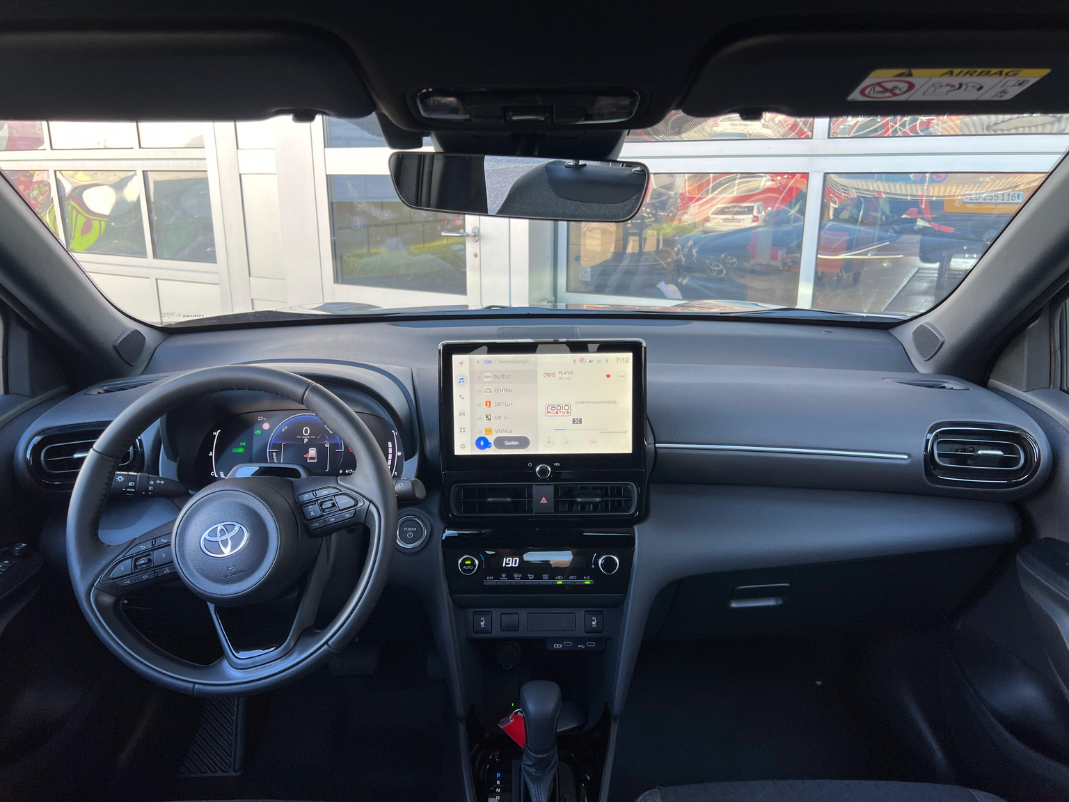 TOYOTA Yaris Cross 1.5 VVT-i HSD Trend