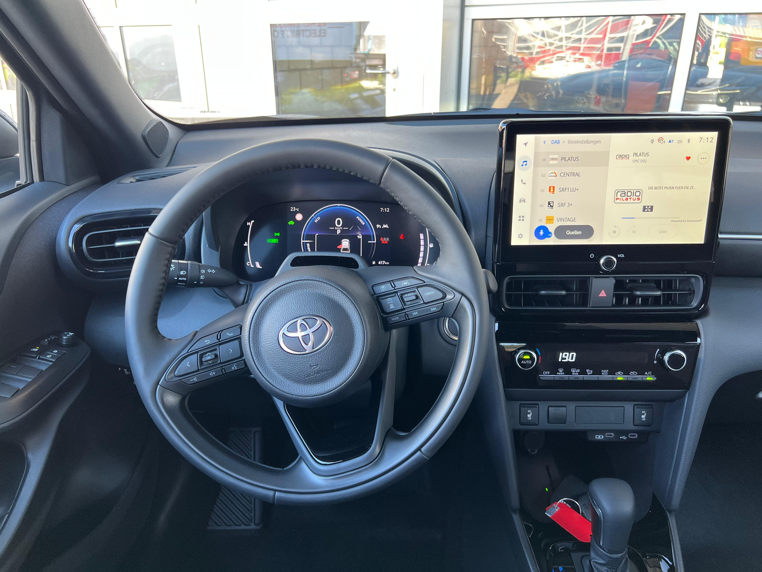 TOYOTA Yaris Cross 1.5 VVT-i HSD Trend