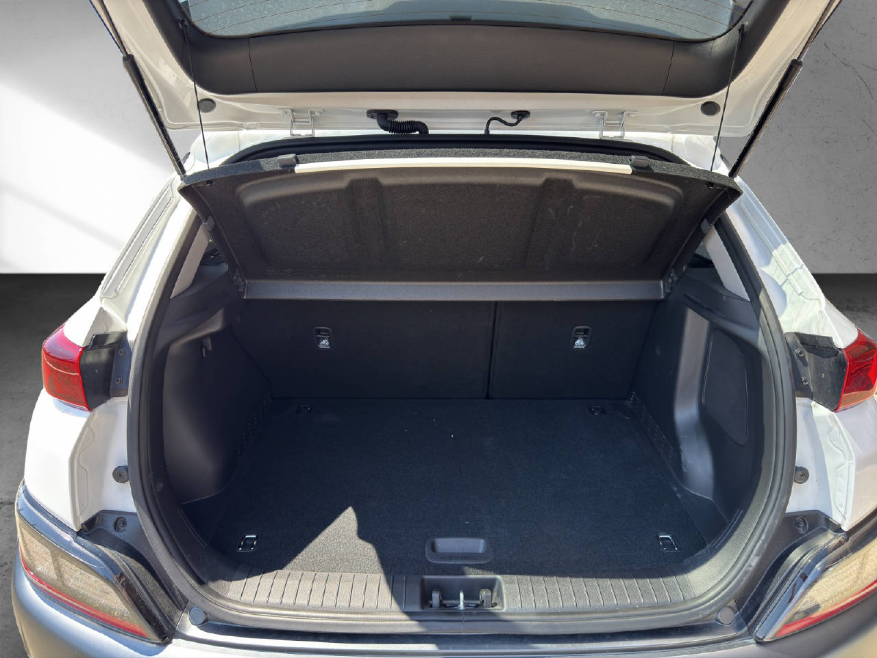 HYUNDAI Kona 1.6 GDi Hybrid Amplia MY21