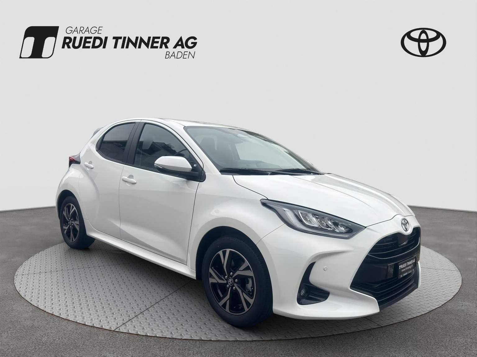 TOYOTA Yaris 1.5 VVT-i HSD Trend