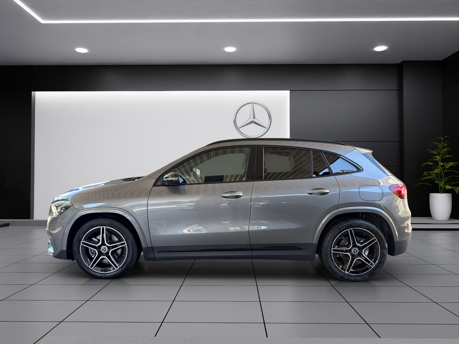MERCEDES-BENZ GLA 200 Night Star 7G-DCT