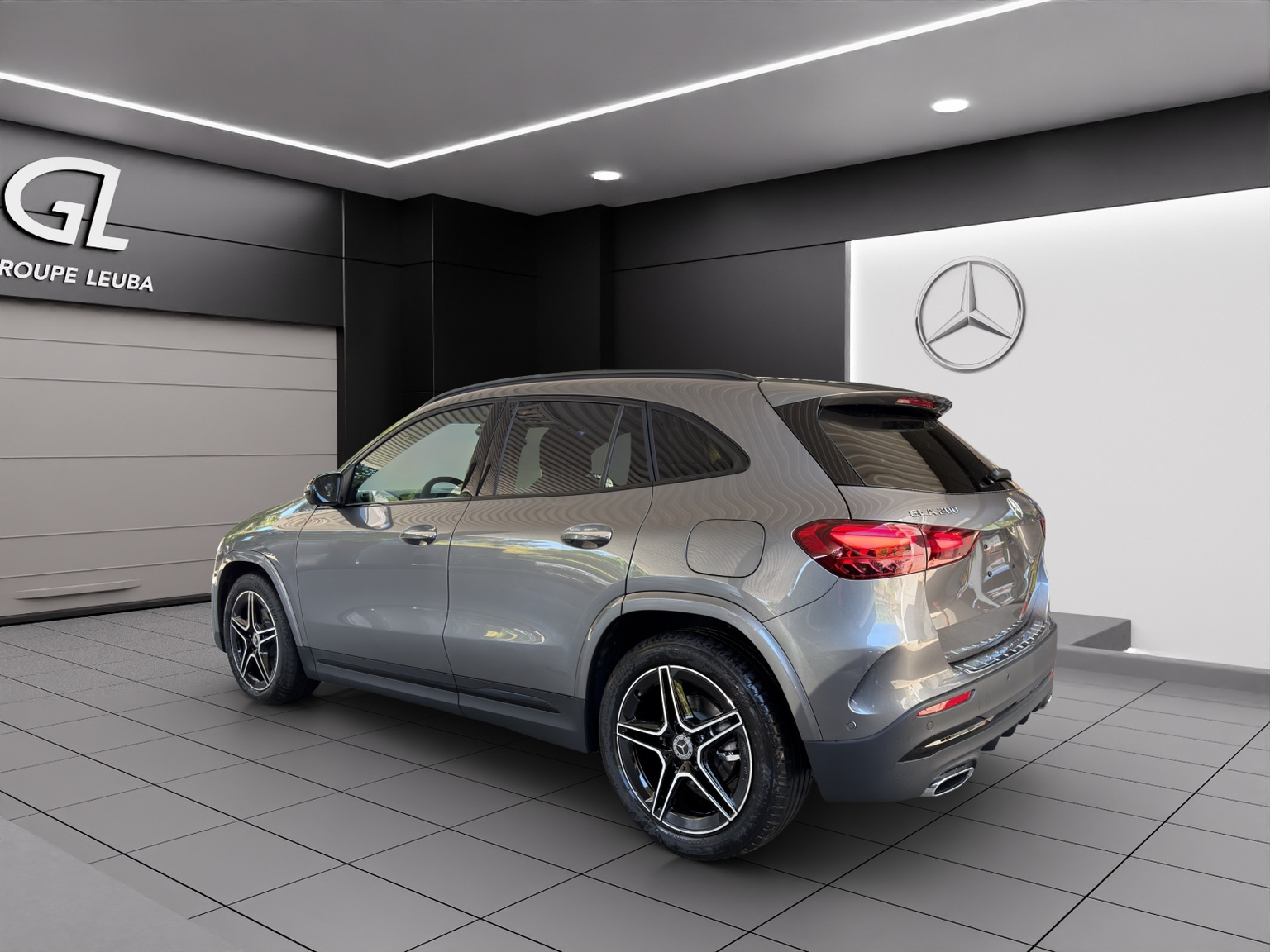 MERCEDES-BENZ GLA 200 Night Star 7G-DCT