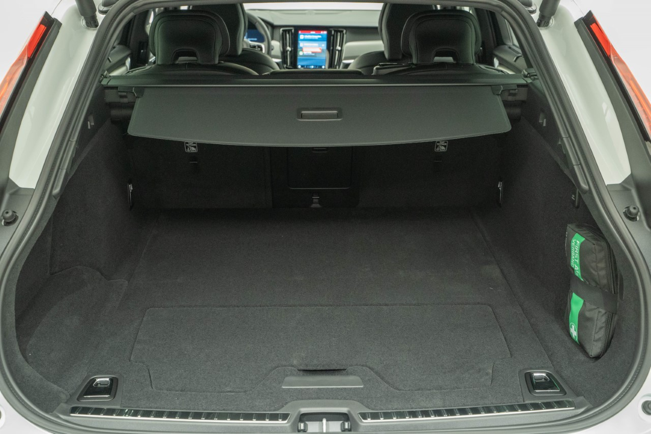 VOLVO V90 2.0 T8 TE Ultimate Dark eAWD