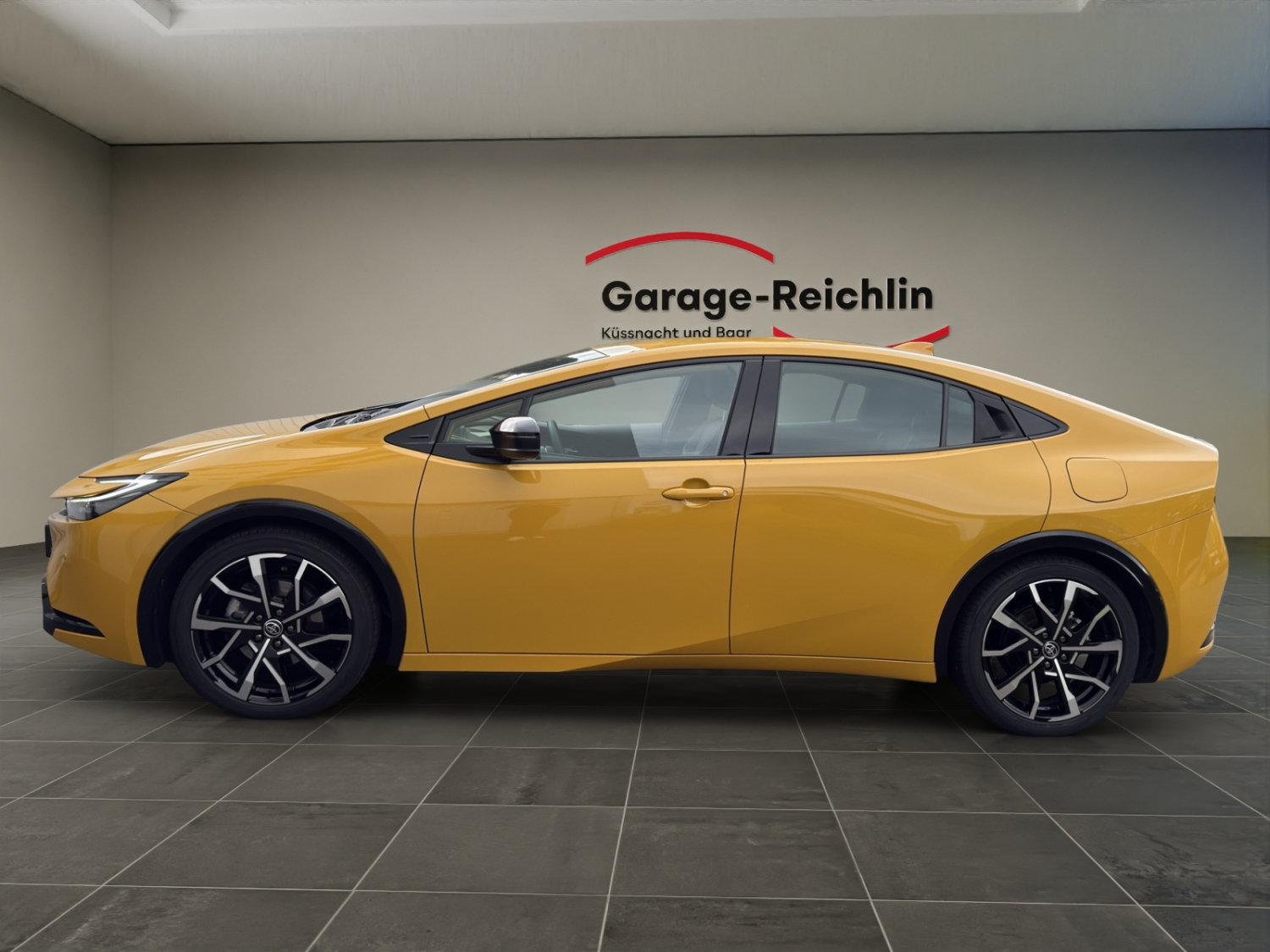 TOYOTA Prius 2.0 Plug-In-Hybrid Style