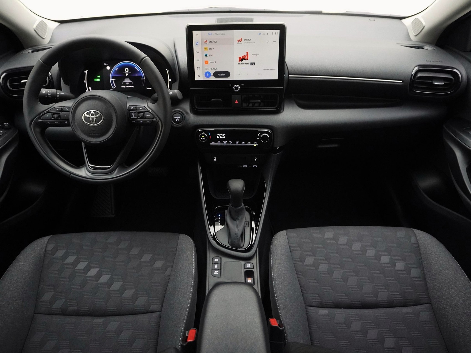 TOYOTA Yaris 1.5 VVT-i HSD Trend