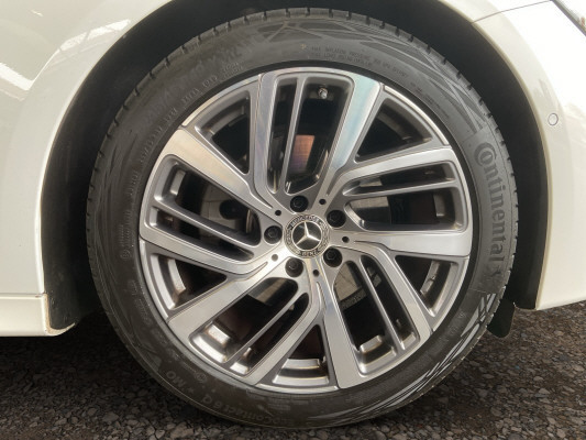 MERCEDES-BENZ E 220 d 4Matic