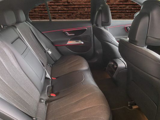 MERCEDES-BENZ E 220 d 4Matic