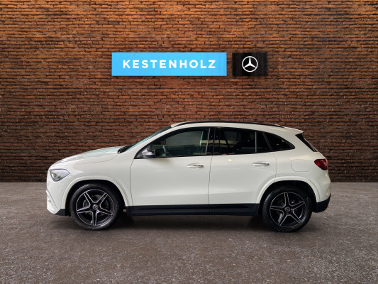 MERCEDES-BENZ GLA 200 7G-DCT