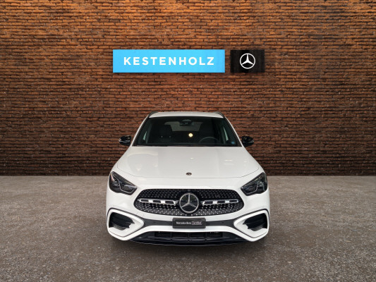 MERCEDES-BENZ GLA 200 7G-DCT