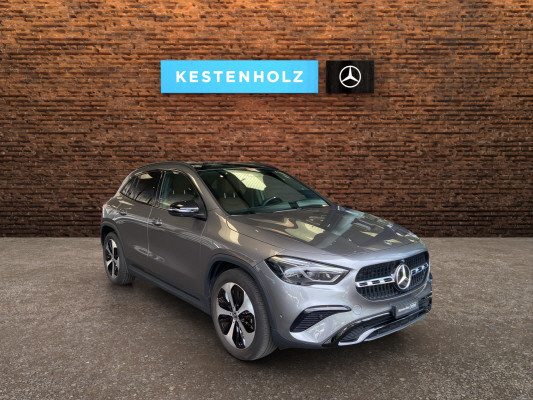 MERCEDES-BENZ GLA 200 7G-DCT