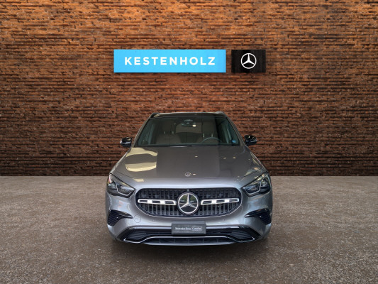 MERCEDES-BENZ GLA 200 7G-DCT