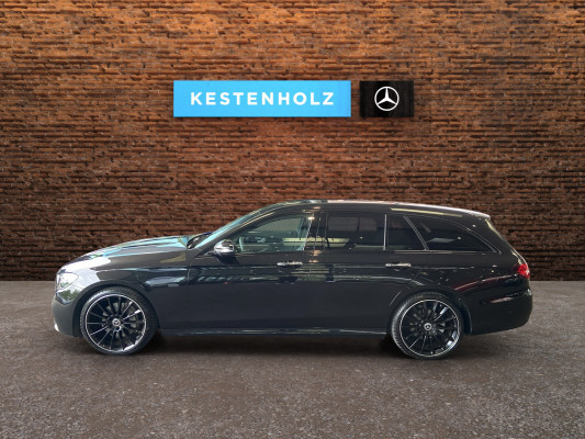MERCEDES-BENZ E 220 d T 4M Swiss Star
