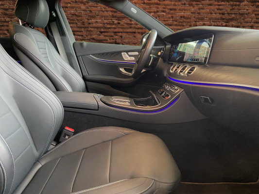 MERCEDES-BENZ E 220 d T 4M Swiss Star