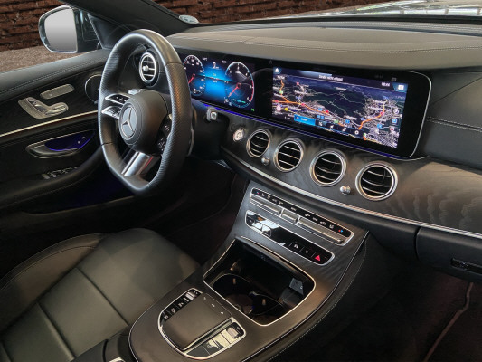 MERCEDES-BENZ E 220 d T 4M Swiss Star