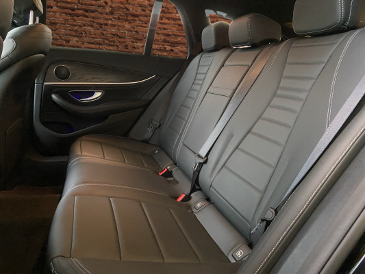 MERCEDES-BENZ E 220 d T 4M Swiss Star